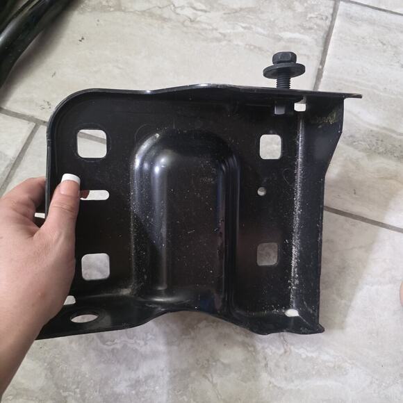 2020-2023 Chevrolet Silverado 2500 3500 Front Left Bumper Bar Bracket - Picture 5 of 12